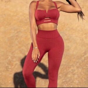 Bombshell Sportswear Buxom Bra size Small